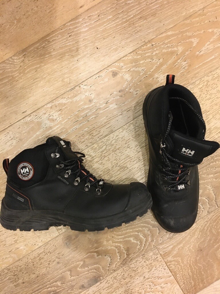 helly hansen chelsea work boots